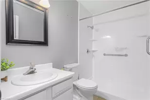 201 Lamplighter Cir, Winston-Salem, NC 27104 - Photo 15