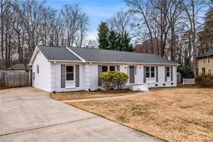 1606 Maple Ridge Ct, Greensboro, NC 27455 - Photo 3