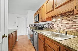 3701 Cotswold Terrace, Greensboro, NC 27410 - Photo 7