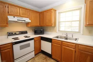 28 Cedar Knoll Dr, Greensboro, NC 27407 - Photo 15