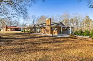 142 Kings Ln, Winston-Salem, NC 27107 - Photo 5