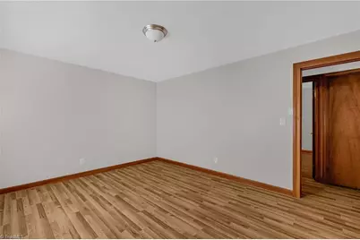 142 Kings Lane, Winston-Salem, NC 27107 - Photo 7