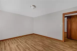 142 Kings Ln, Winston-Salem, NC 27107 - Photo 7