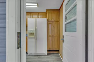 121 Pinewood Acres Dr, Greensboro, NC 27405 - Photo 9