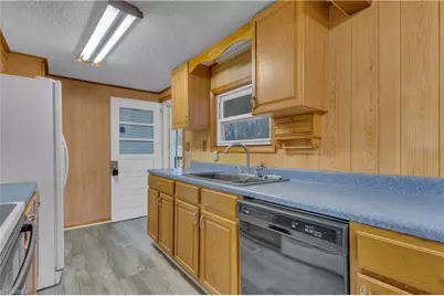 121 Pinewood Acres Drive, Greensboro, NC 27405 - Photo 7