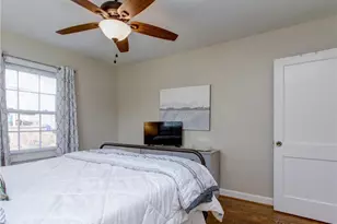 2713 Stratford Dr, Greensboro, NC 27408 - Photo 17