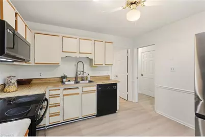 2430 Cottage Place, Greensboro, NC 27455 - Photo 17