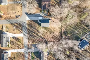 201 Hendrix Dr, Kernersville, NC 27284 - Photo 23