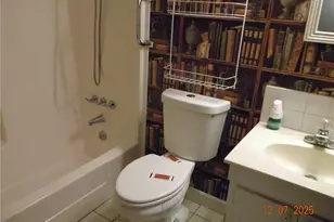 2261 New Castle Dr, Winston-Salem, NC 27103 - Photo 9