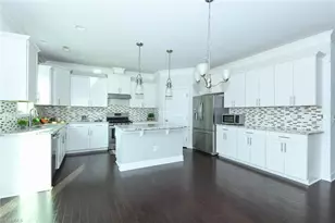 406 Fairmile Dr, Greensboro, NC 27455 - Photo 13