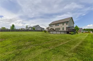 406 Fairmile Dr, Greensboro, NC 27455 - Photo 41