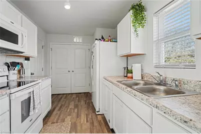 1710 Sandersted Village Circle, Winston-Salem, NC 27114 - Photo 11