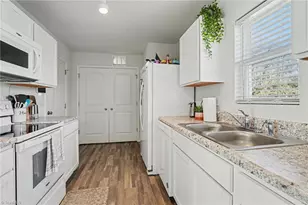 1710 Sandersted Village Cir, Winston-Salem, NC 27114 - Photo 11