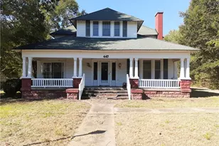 447 Cascade Ave, Eden, NC 27288 - Photo 1