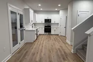 2906 York House Dr, Greensboro, NC 27407 - Photo 3