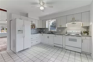 4421 Lake Walk Dr, Greensboro, NC 27410 - Photo 9