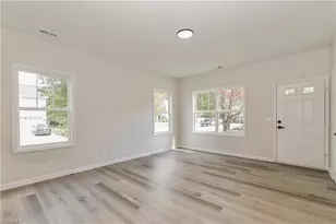 719 Blue Lake Dr, Mebane, NC 27302 - Photo 9