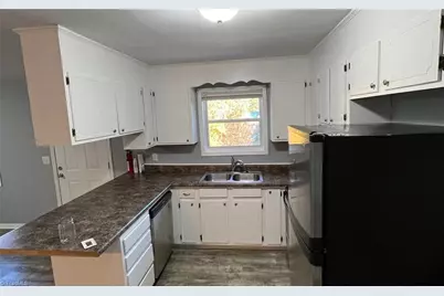 2406 Markwood Lane, Winston-Salem, NC 27107 - Photo 5