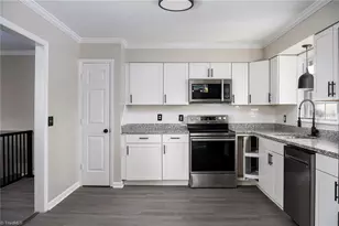 1220 Reynolds Forest Dr, Winston-Salem, NC 27107 - Photo 7