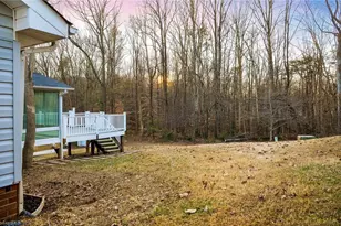 1220 Reynolds Forest Dr, Winston-Salem, NC 27107 - Photo 33