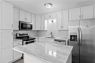 5739 Bramblegate Rd, Greensboro, NC 27409 - Photo 11