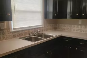 106 Wall St, Madison, NC 27027 - Photo 5