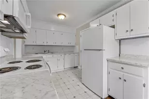 2214 Woodberry Dr, Greensboro, NC 27403 - Photo 17