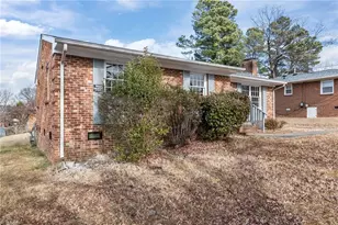 2214 Woodberry Dr, Greensboro, NC 27403 - Photo 27