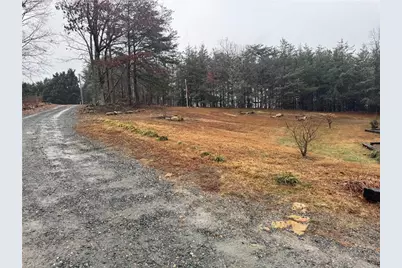 1040 Breezeway Drive, King, NC 27021 - Photo 5