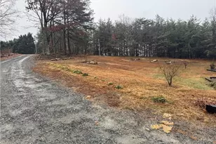 1040 Breezeway Dr, King, NC 27021 - Photo 5