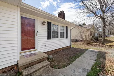 825 Parkwood Street, Burlington, NC 27215 - Photo 5