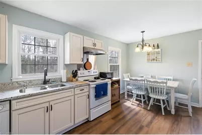 825 Parkwood Street, Burlington, NC 27215 - Photo 9