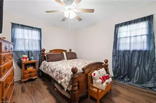 825 Parkwood St, Burlington, NC 27215 - Photo 19