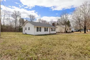 825 Parkwood St, Burlington, NC 27215 - Photo 3