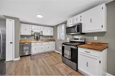 413 Vernon Road, Reidsville, NC 27320 - Photo 9