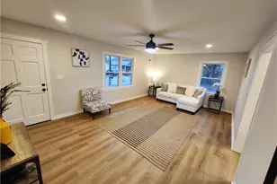 315 Small St, Thomasville, NC 27360 - Photo 9