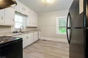 1504 Cloverdale St, High Point, NC 27260 - Photo 7