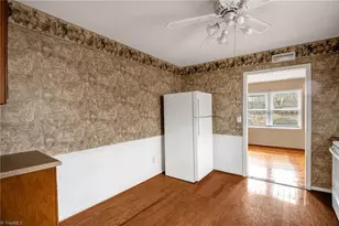 1203 Curtis St, Greensboro, NC 27406 - Photo 13