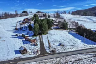 385 Colonel Francis Rd, Crumpler, NC 28617 - Photo 9