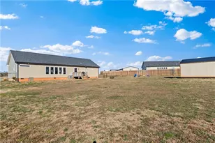 1002 Crestline Dr, Yadkinville, NC 27055 - Photo 33