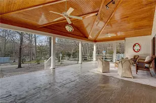 1104 Hobbs Rd, Greensboro, NC 27410 - Photo 7