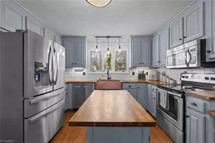 2009 Downing St, Greensboro, NC 27410 - Photo 7