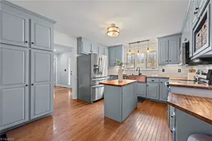 2009 Downing St, Greensboro, NC 27410 - Photo 7