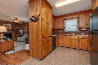 421 Dove Point, Lexington, NC 27295 - Photo 9