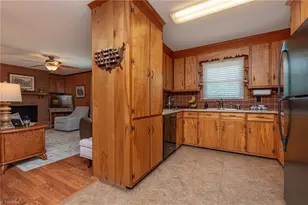 421 Dove Point, Lexington, NC 27295 - Photo 9