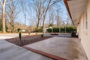 731 Quarterstaff Rd, Winston-Salem, NC 27104 - Photo 7