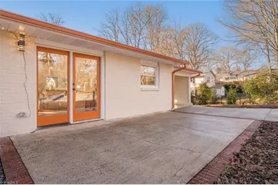 731 Quarterstaff Road, Winston-Salem, NC 27104 - Photo 9