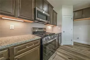 1311 Dandridge Dr, Kernersville, NC 27284 - Photo 9