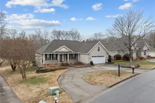 308 Canterbury Dr, High Point, NC 27262 - Photo 39
