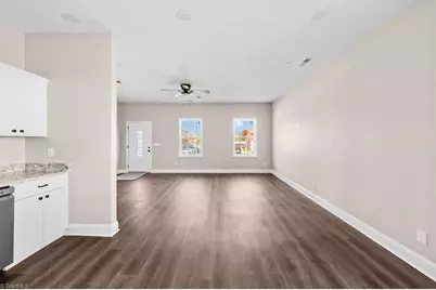 105 Charles Street, Thomasville, NC 27360 - Photo 9